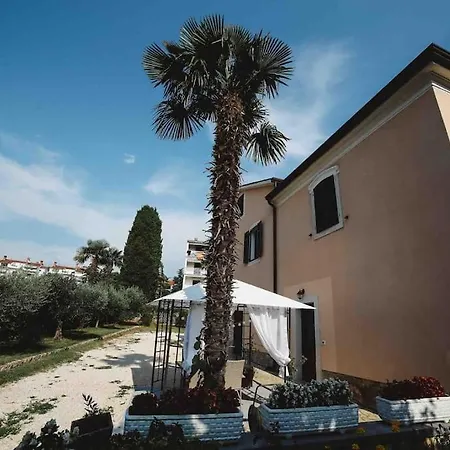Apartment Mauri 1 *
