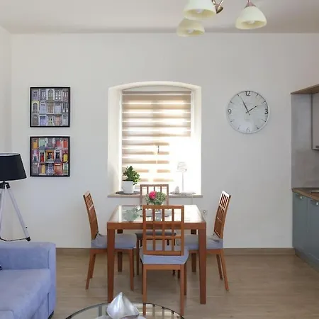 Apartment Mauri 1 شقة *