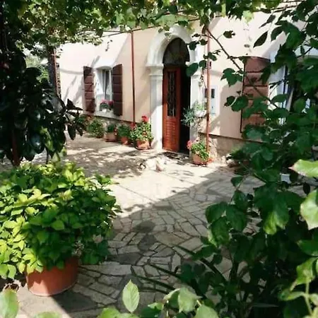 Apartment Mauri 1 شقة بوريتش